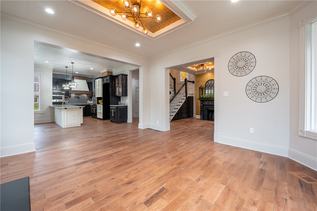 120 N St Clair Street