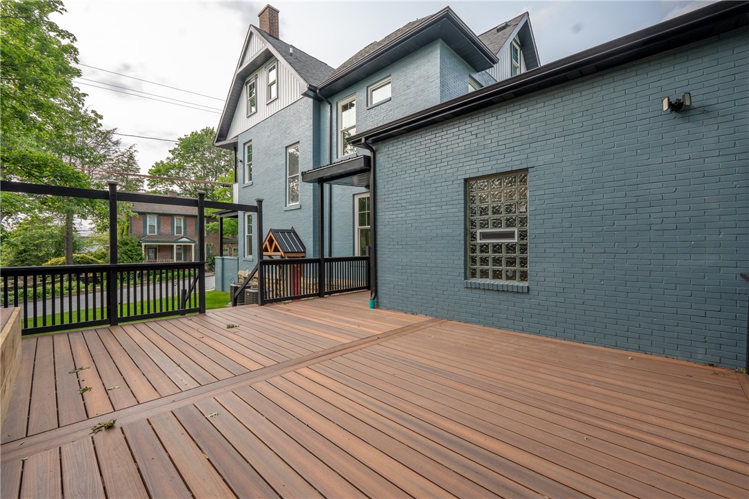 120 N St Clair Street