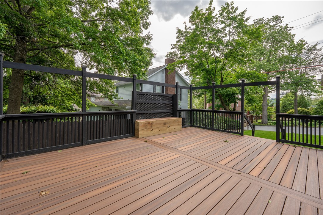 120 N St Clair Street