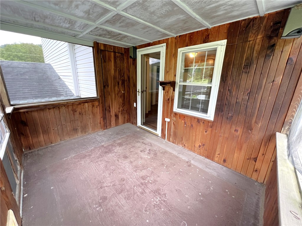 328 Thatcher Rd