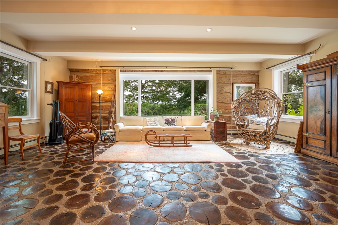 127 Mountain Road