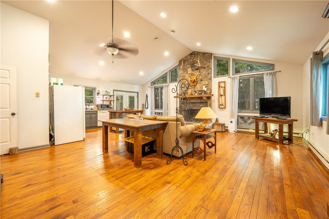 127 Mountain Road