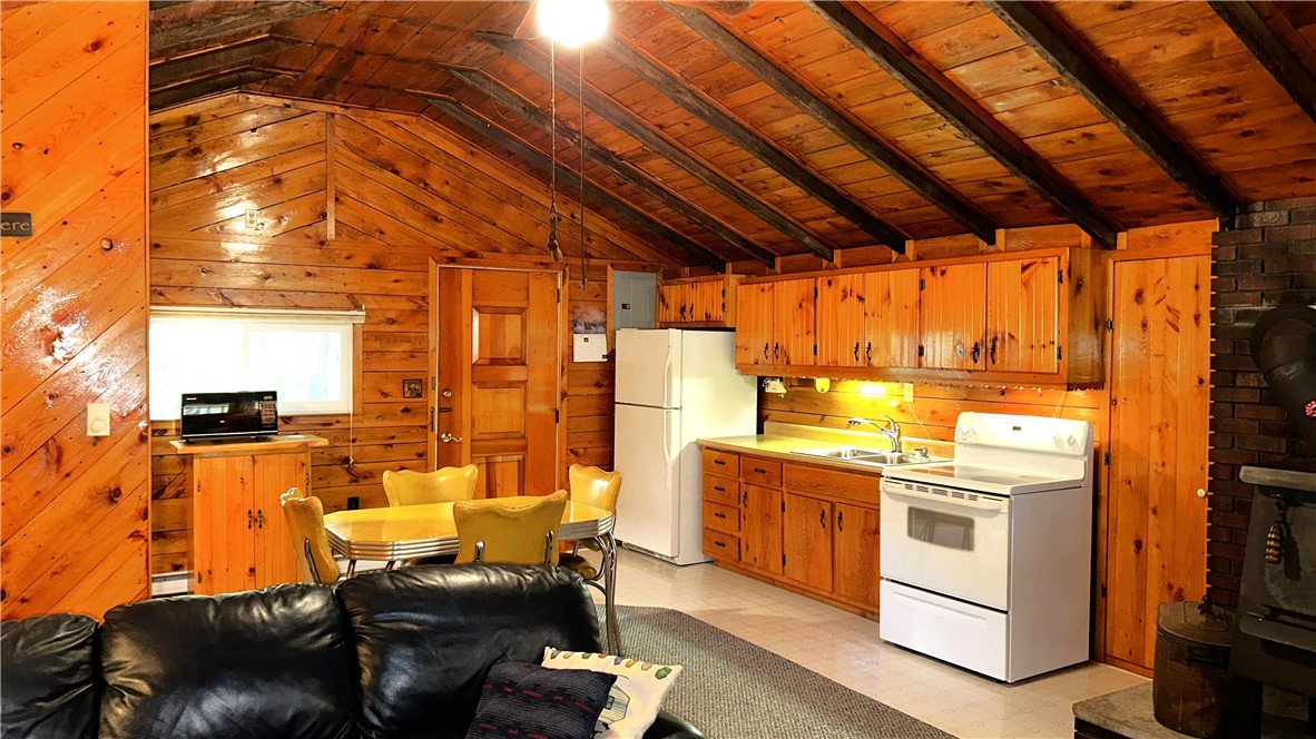 737 Crooked Pine Trail