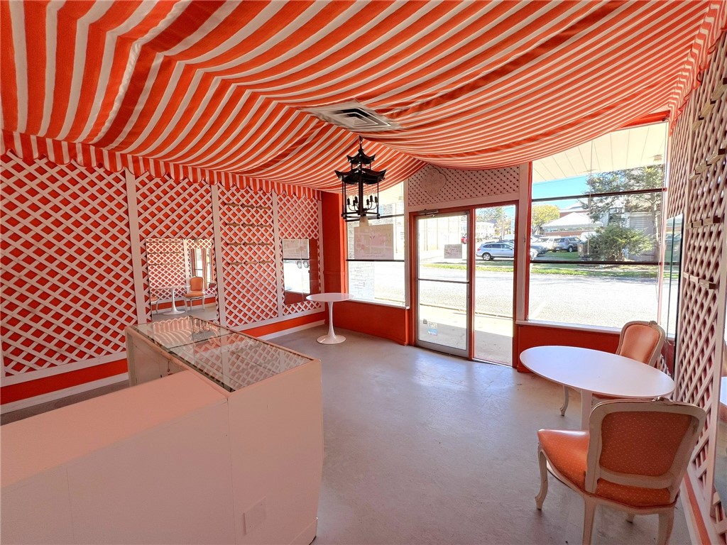 111 N Fairfield Street