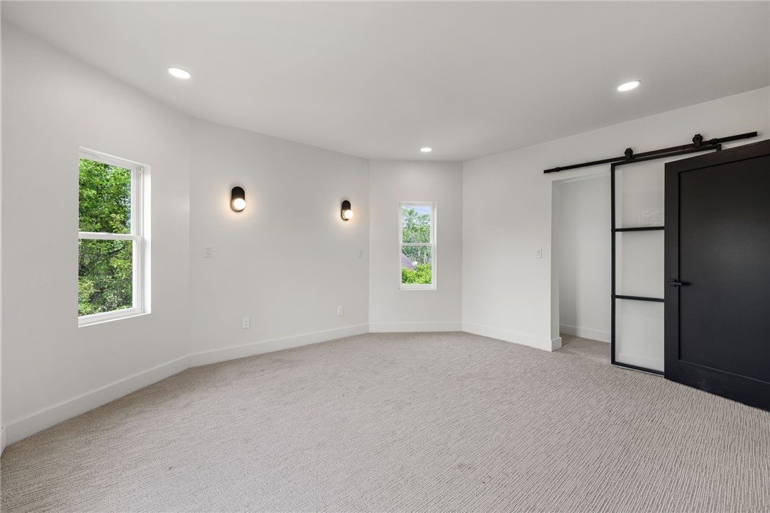 312 N Fairfield Street