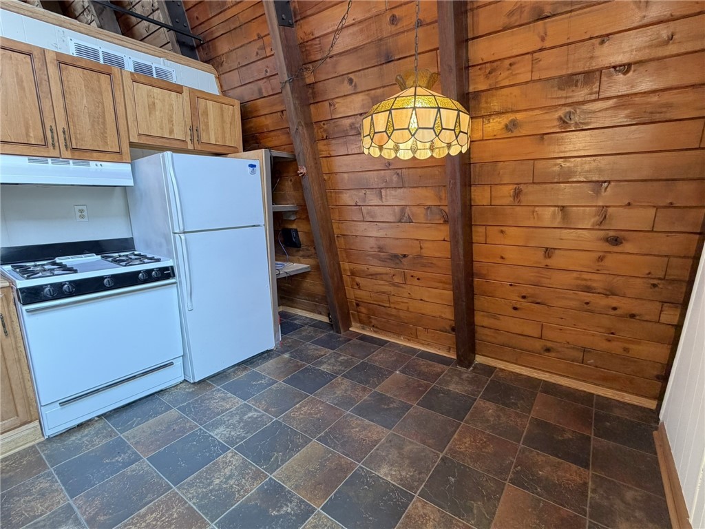 340 W Laurel Lane