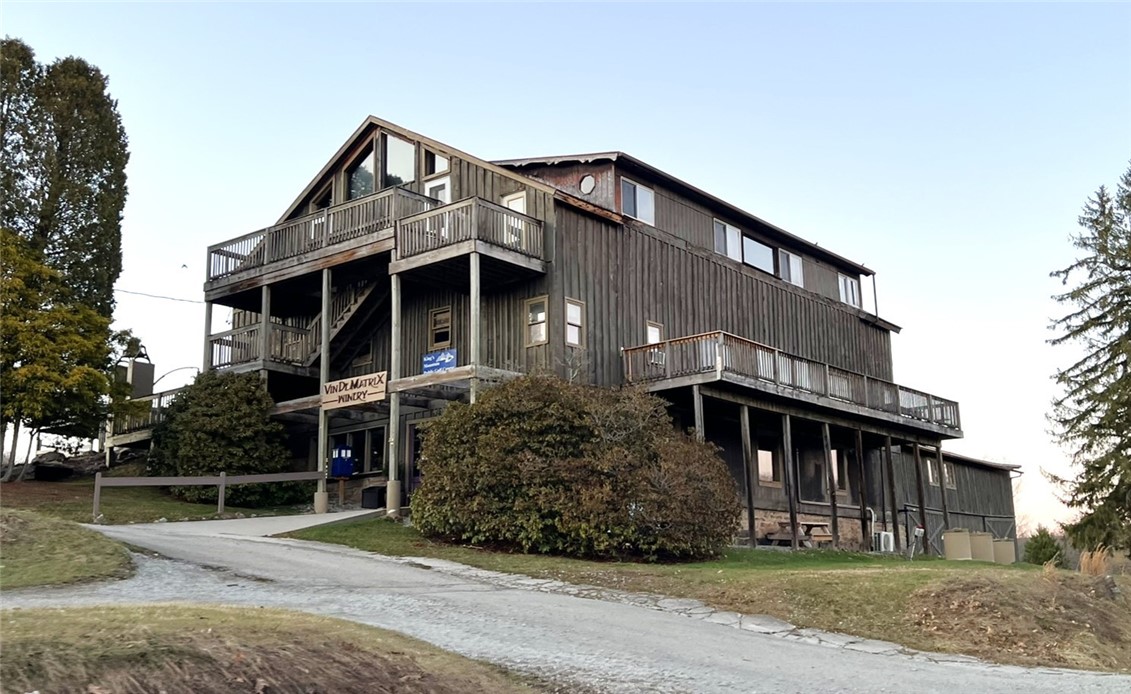 340 W Laurel Lane