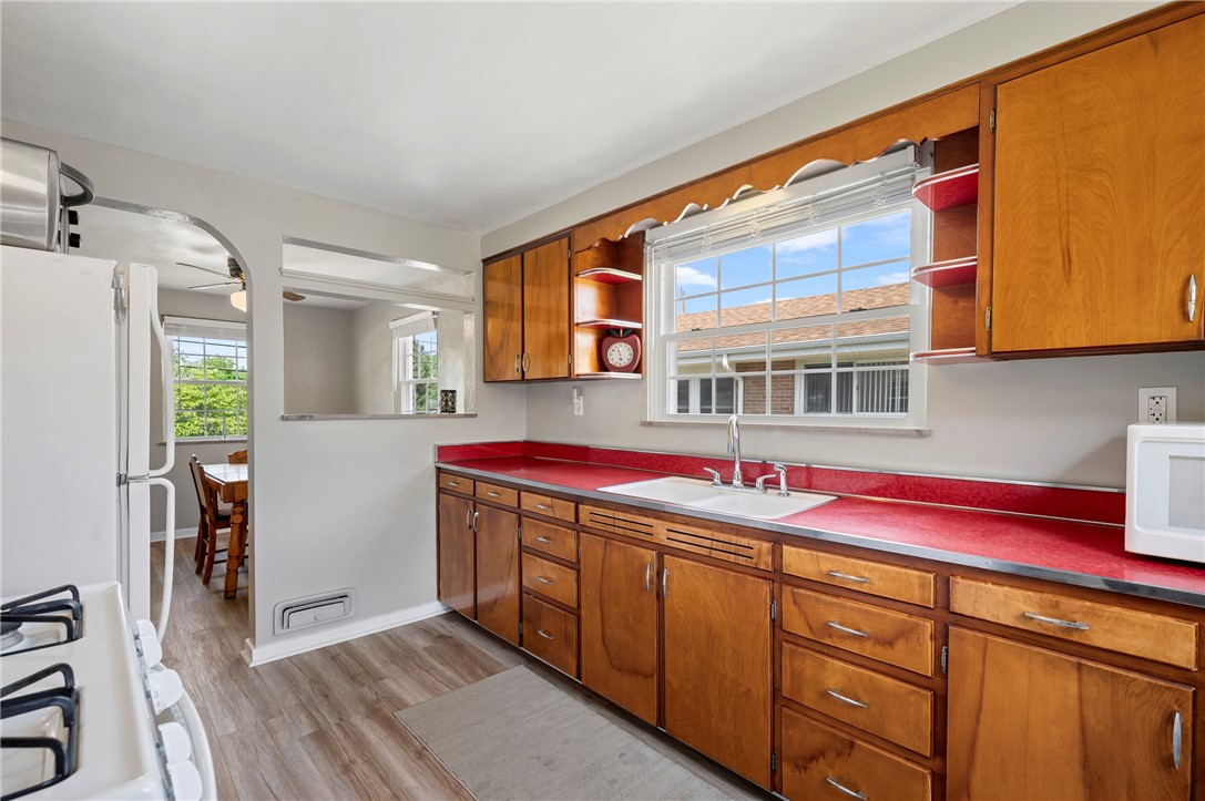 210 Margaret Ave
