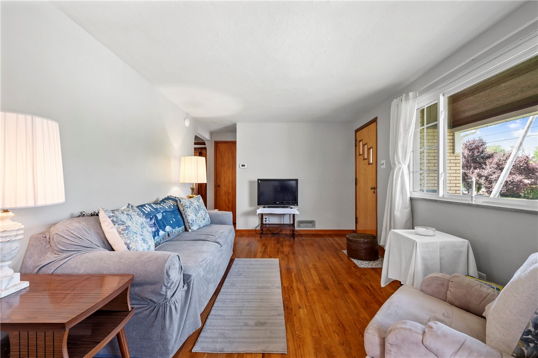 210 Margaret Ave