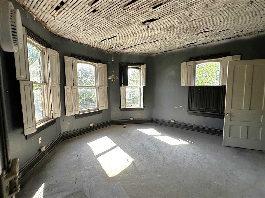 251 N Walnut Street