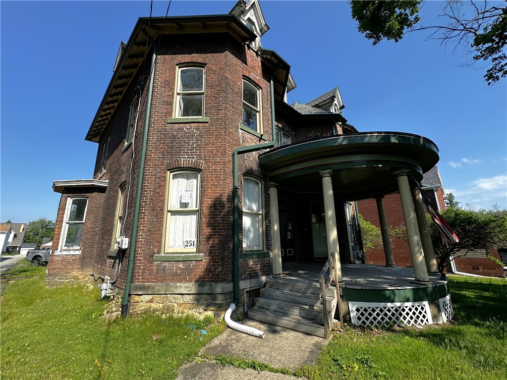 251 N Walnut Street