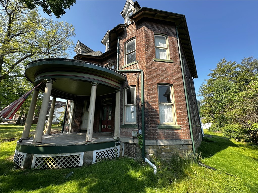 251 N Walnut Street