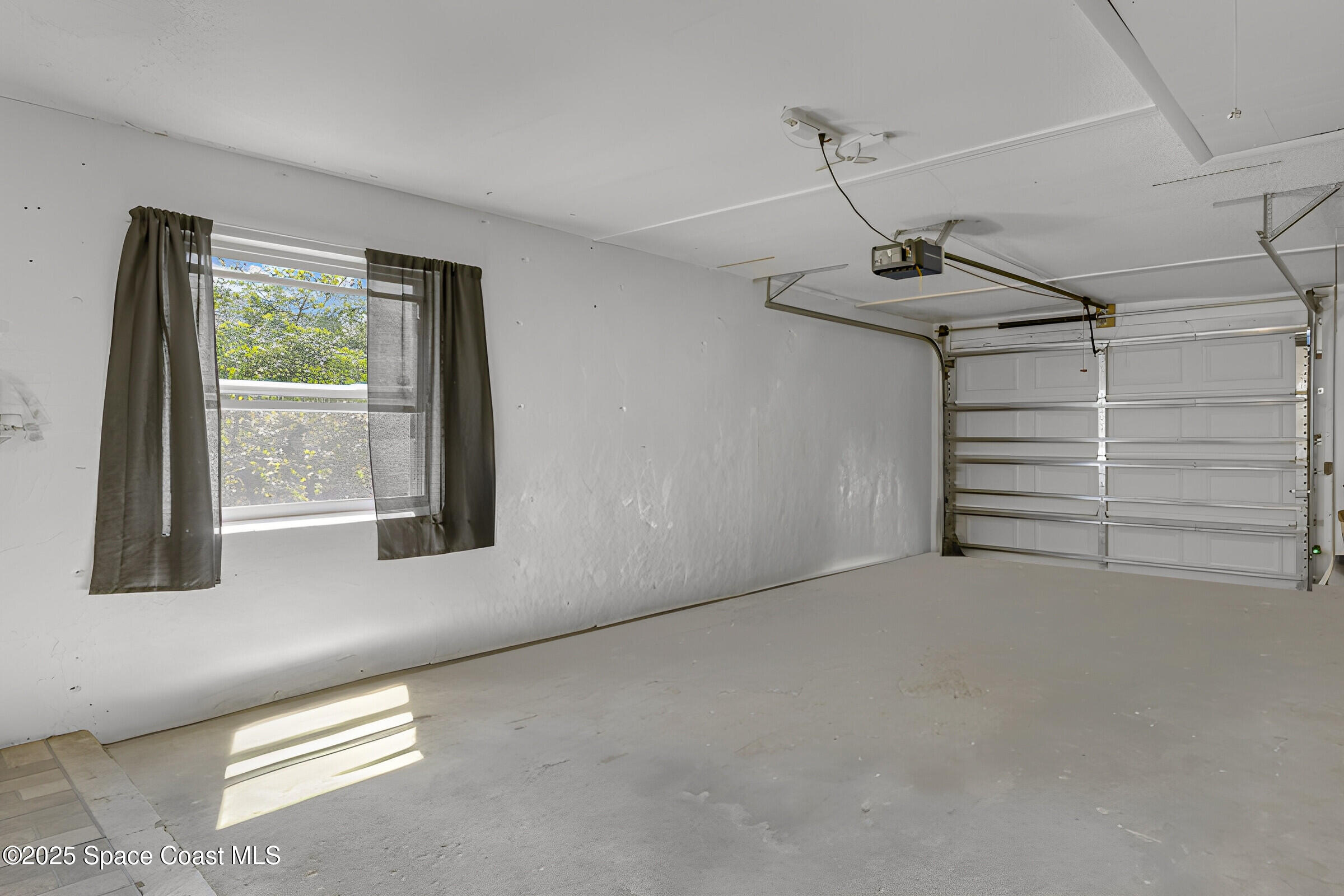 975 Commerce Road SE
