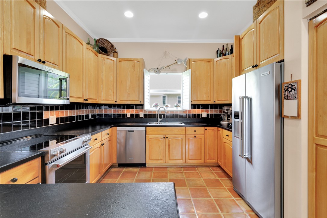 4085 8th Lane
