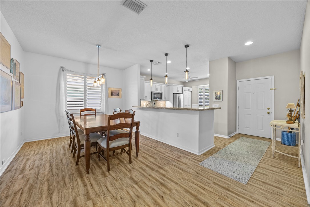 254 Hawthorne Lane