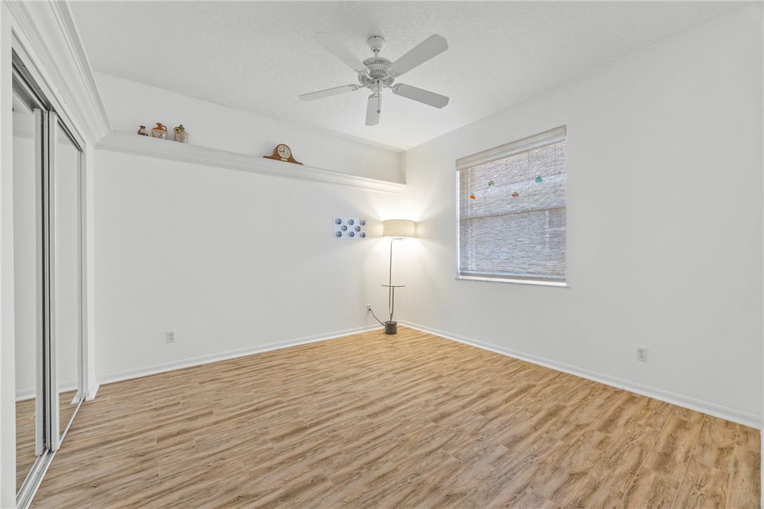 254 Hawthorne Lane