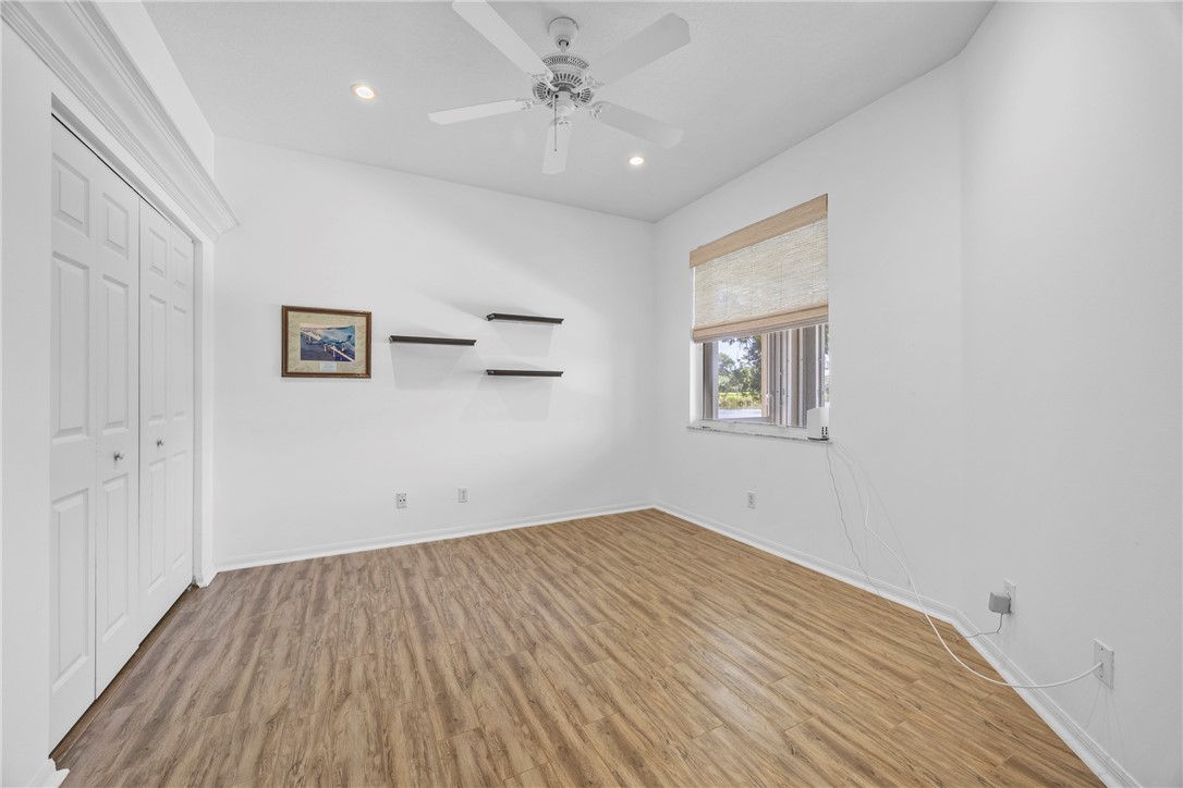 254 Hawthorne Lane