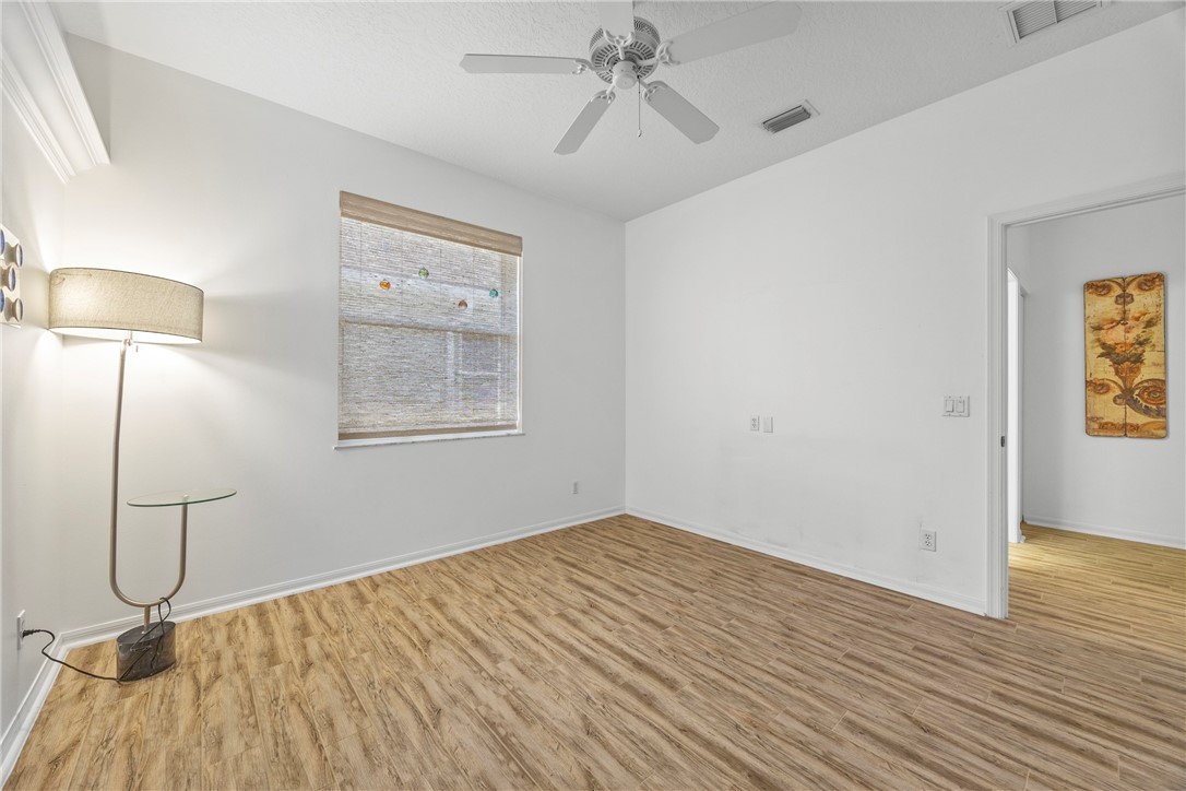 254 Hawthorne Lane