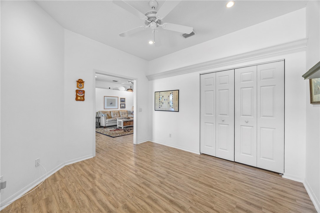 254 Hawthorne Lane
