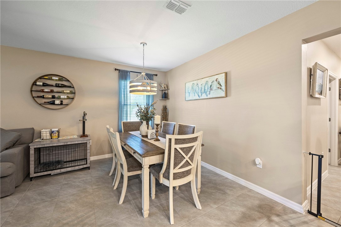 6045 Red Maple Manor