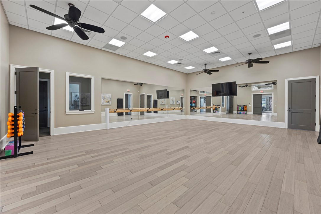 6045 Red Maple Manor