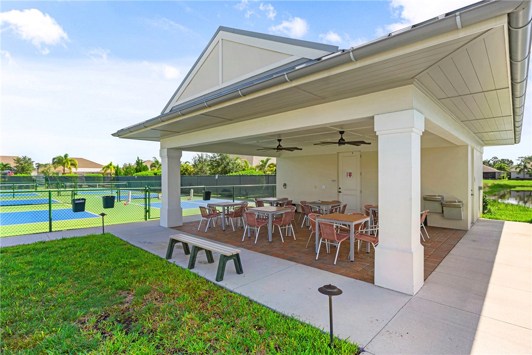 6045 Red Maple Manor