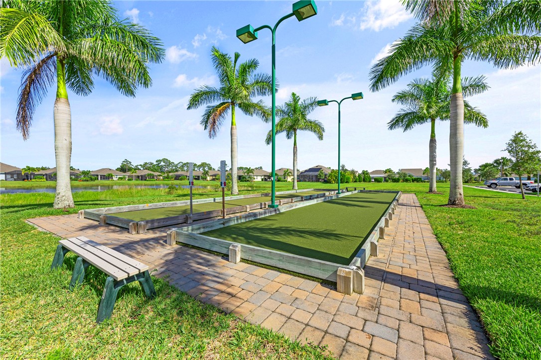 6045 Red Maple Manor