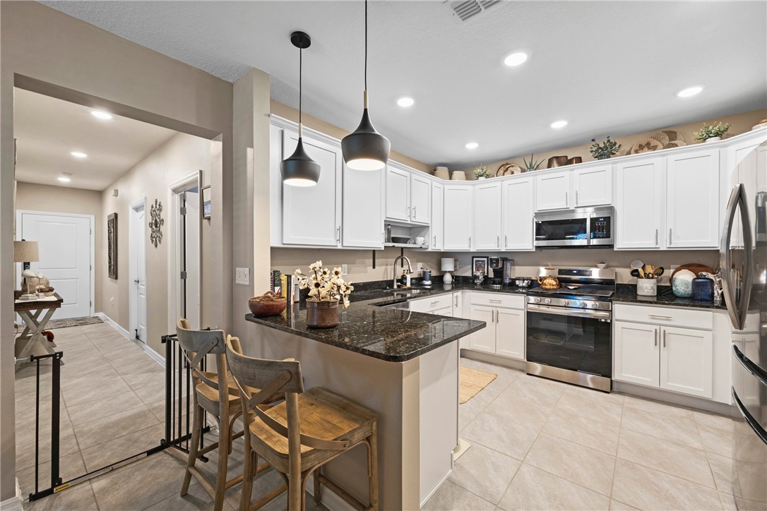 6045 Red Maple Manor