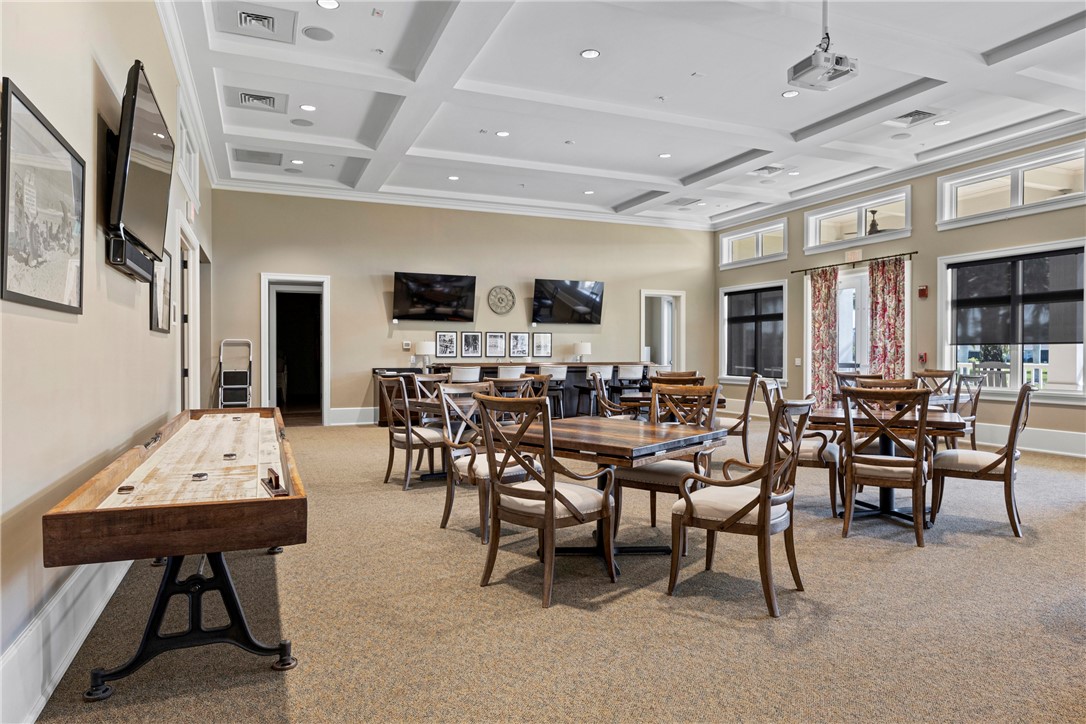 6045 Red Maple Manor