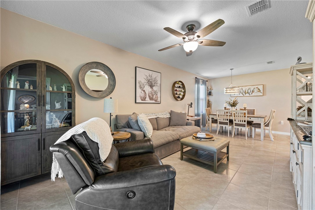 6045 Red Maple Manor