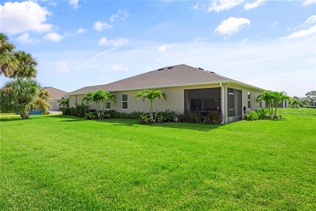 6045 Red Maple Manor