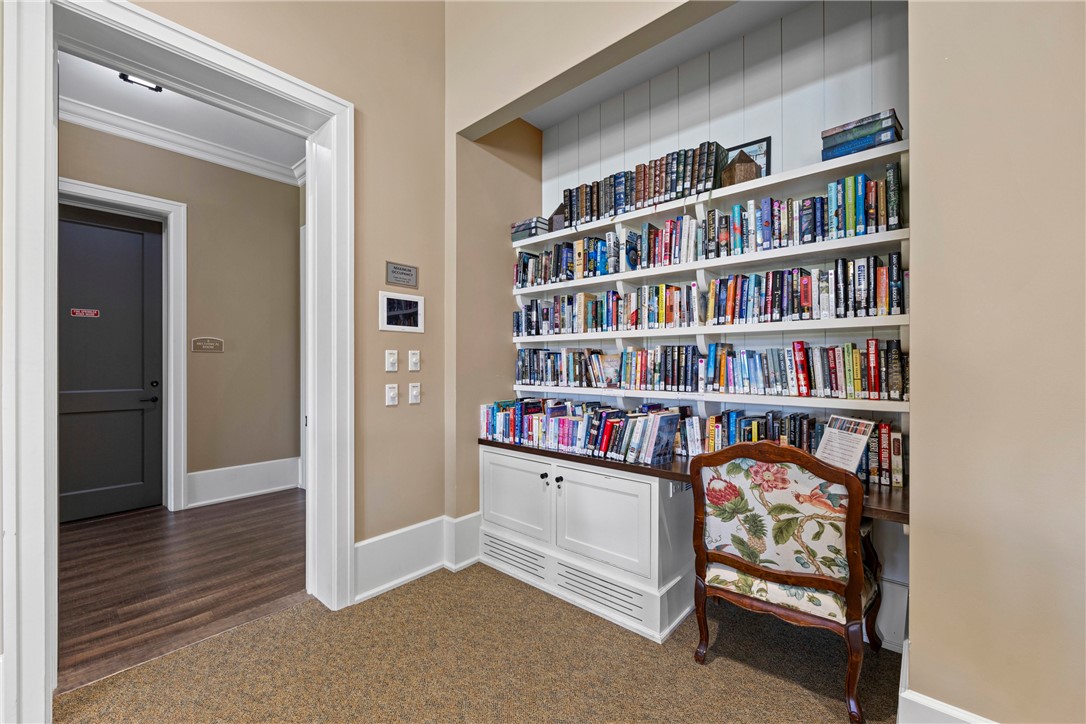 6045 Red Maple Manor