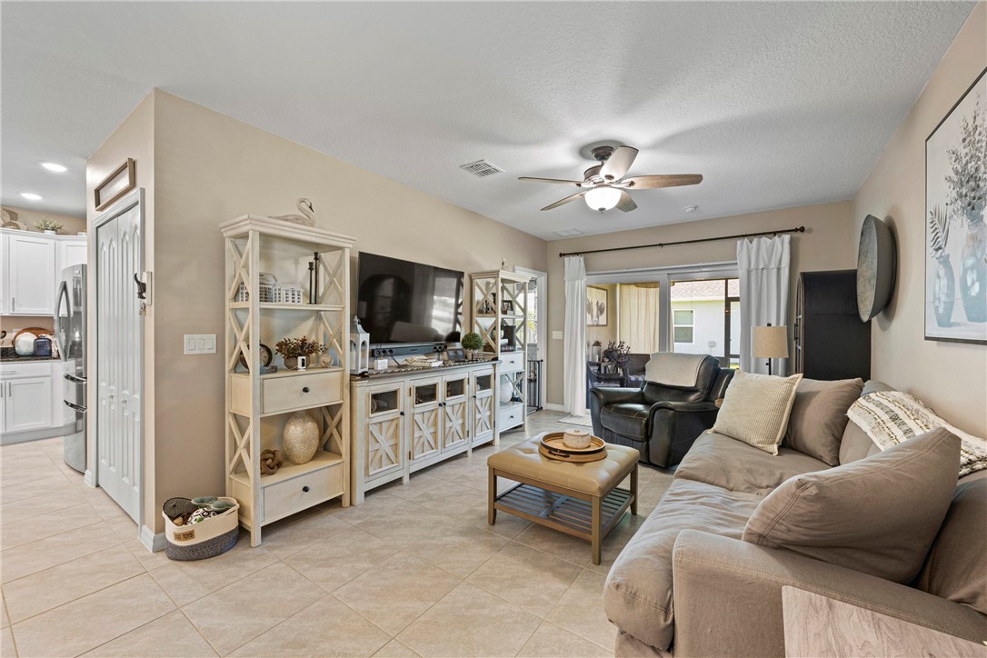 6045 Red Maple Manor