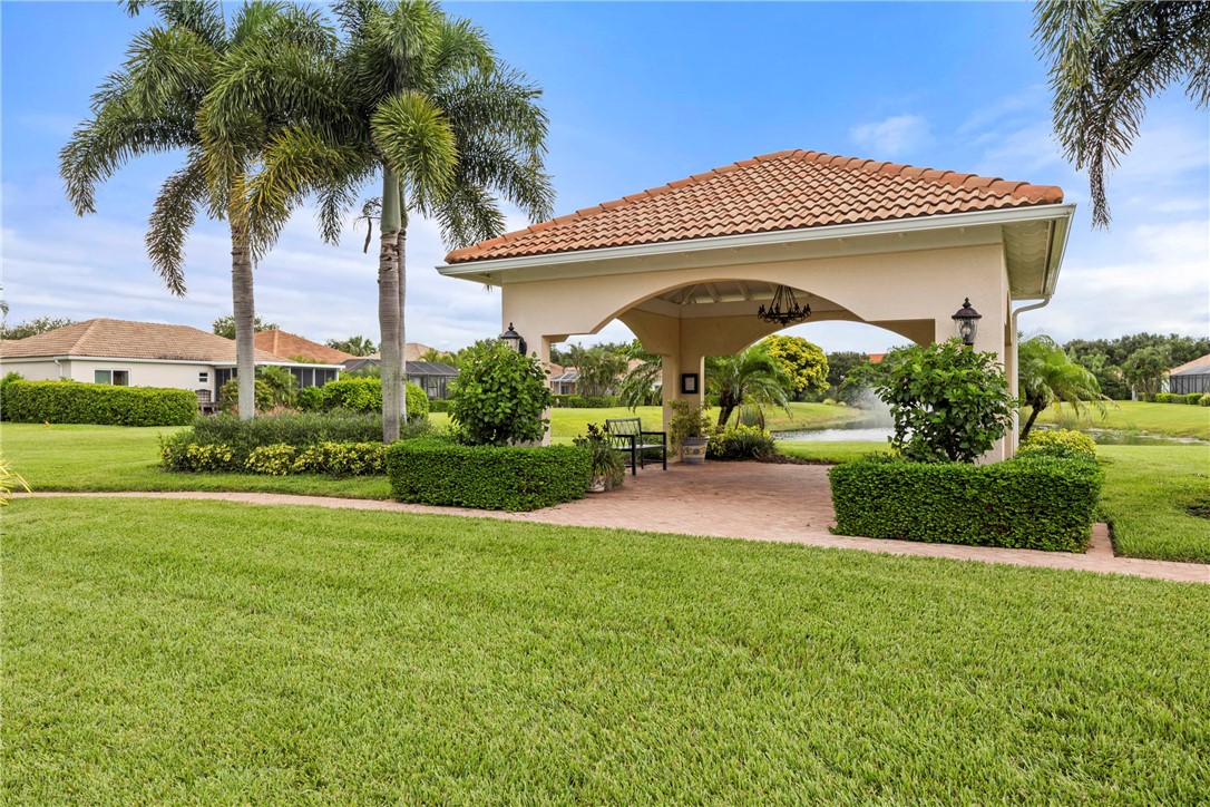 4142 W 16th Square