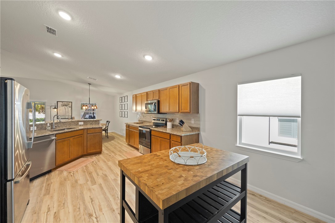 332 Sandcrest Circle