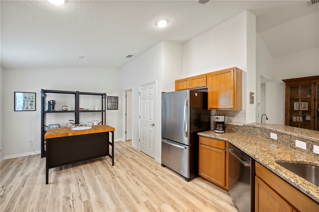 332 Sandcrest Circle