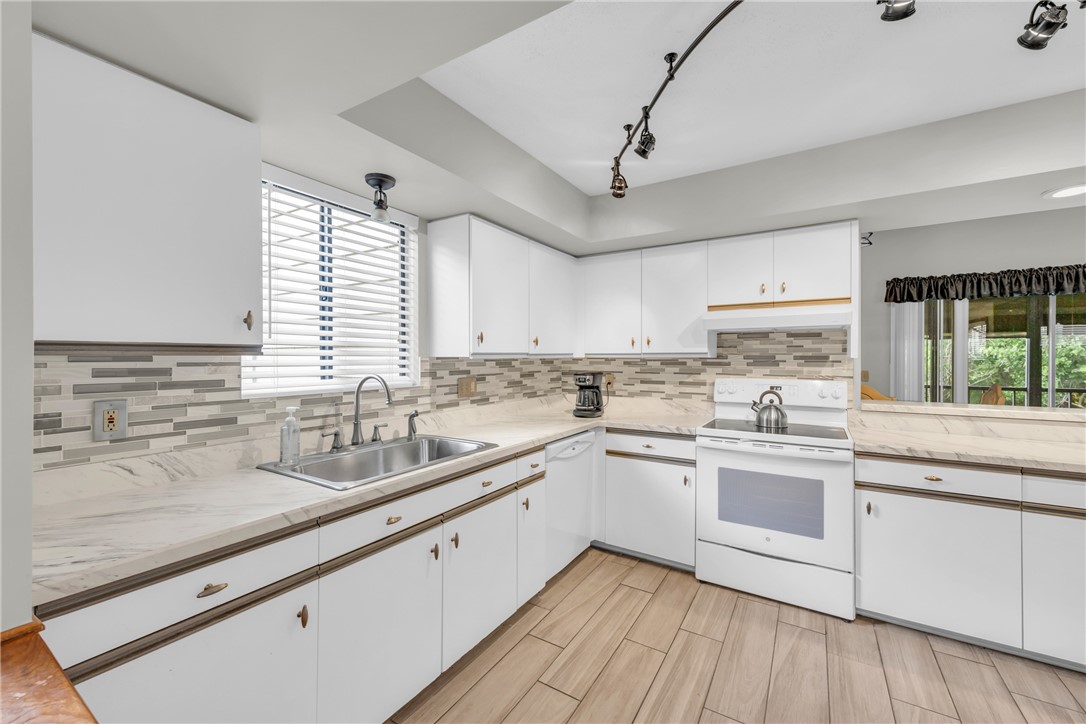 2125 Pine Creek Boulevard 204