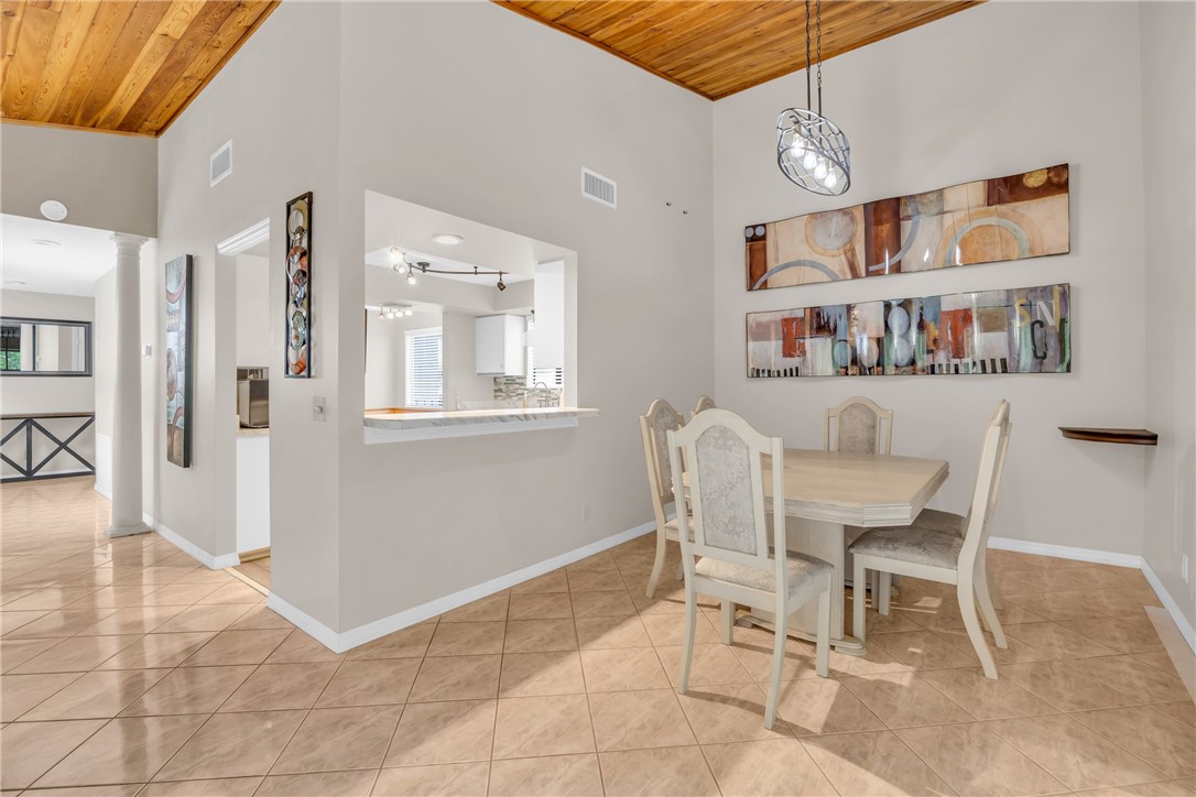 2125 Pine Creek Boulevard 204