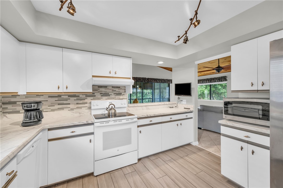 2125 Pine Creek Boulevard 204