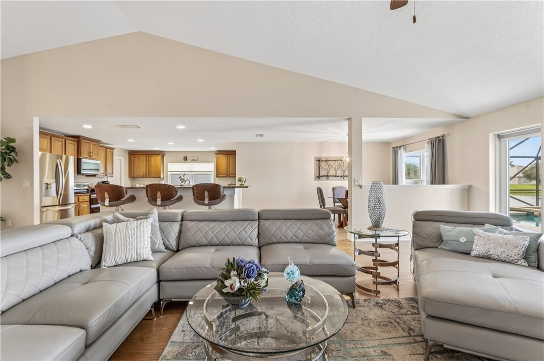 1332 Scarlet Oak Circle