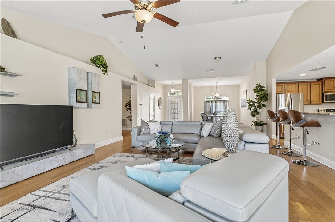 1332 Scarlet Oak Circle