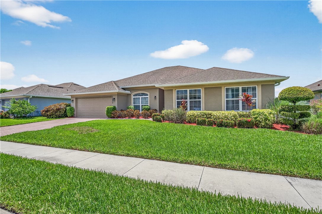 1332 Scarlet Oak Circle