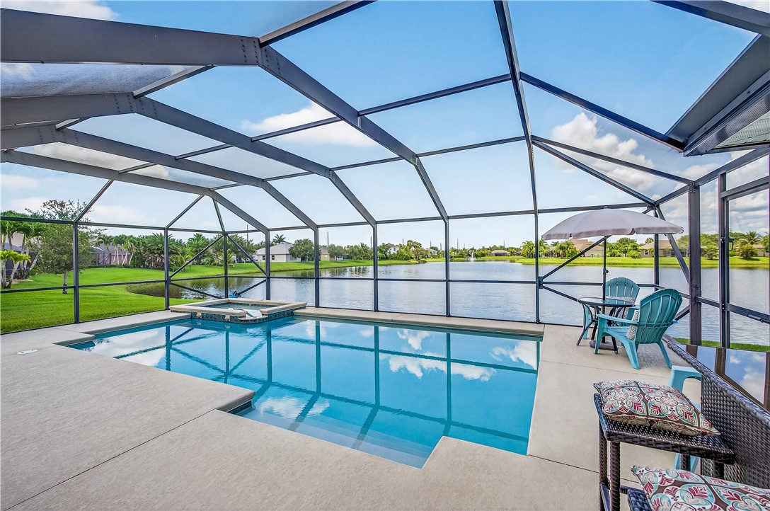 1332 Scarlet Oak Circle