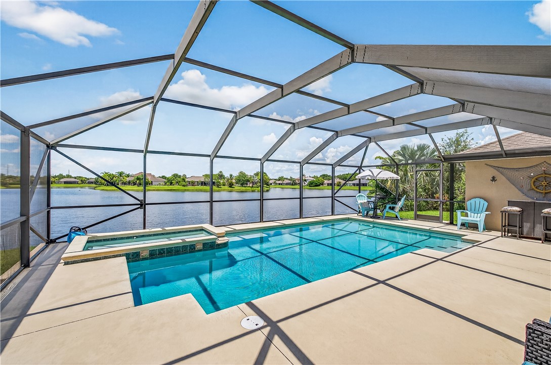 1332 Scarlet Oak Circle