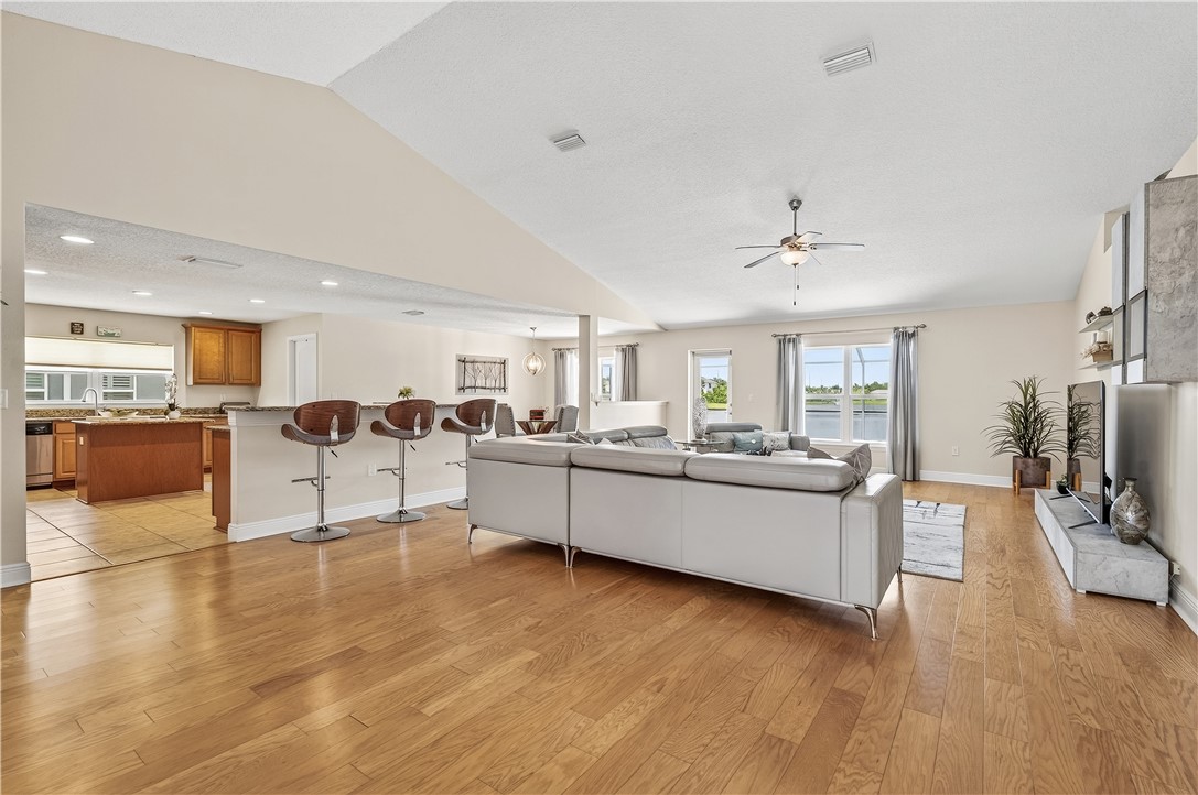 1332 Scarlet Oak Circle