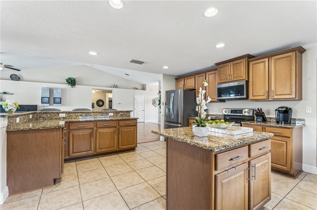 1332 Scarlet Oak Circle