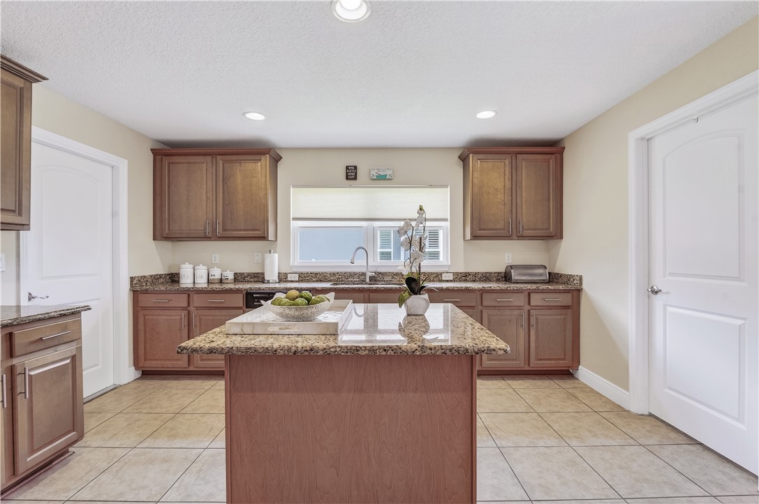 1332 Scarlet Oak Circle