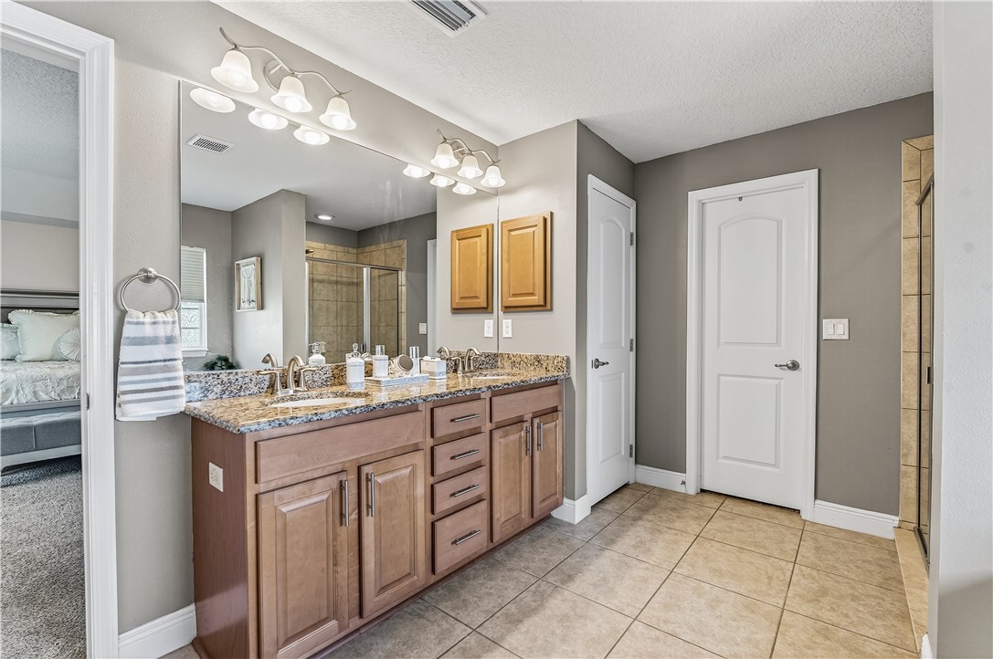 1332 Scarlet Oak Circle