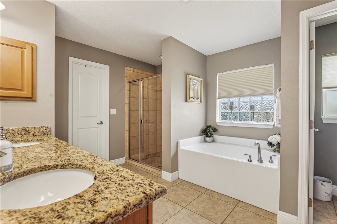 1332 Scarlet Oak Circle