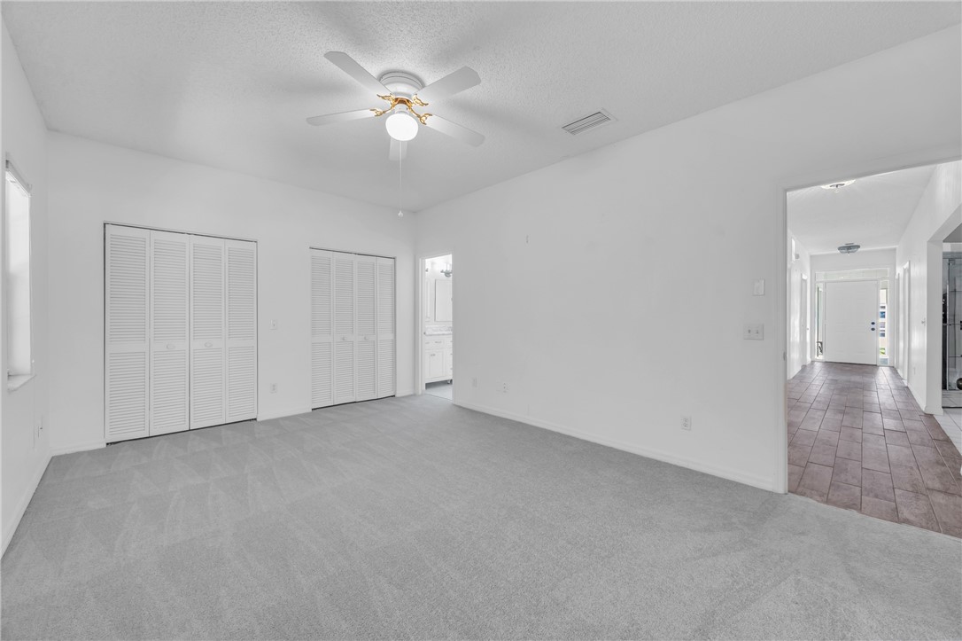 374 Hawthorne Lane